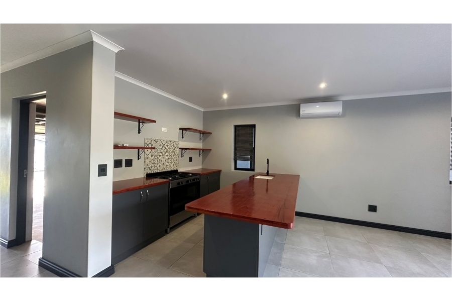 3 Bedroom Property for Sale in De Zoete Inval Western Cape